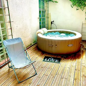 Le Patio Jacuzzi Centre , Toulouse France